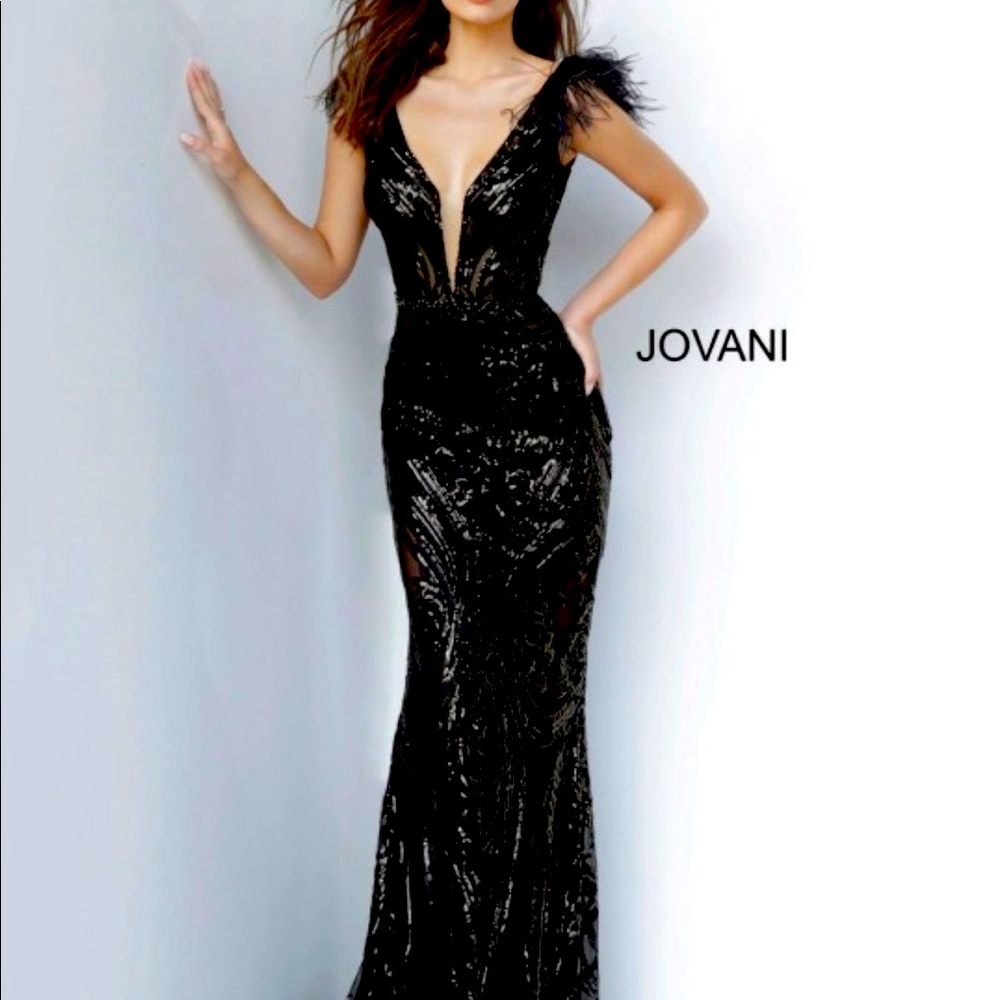 Size 0 Jovani 3180 Black featherless Fitted Cap Sleeve Patterned Sequin gown